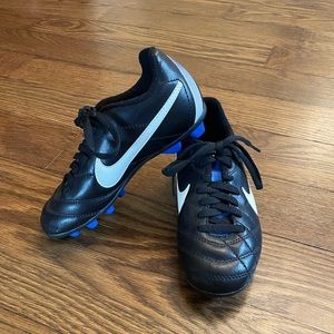 Nike cleats NWOT